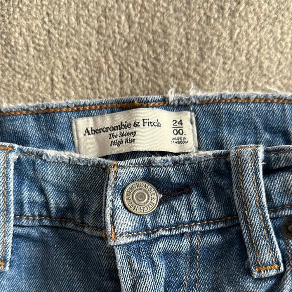 Abercrombie & Fitch Light Blue Distressed Skinny Jeans